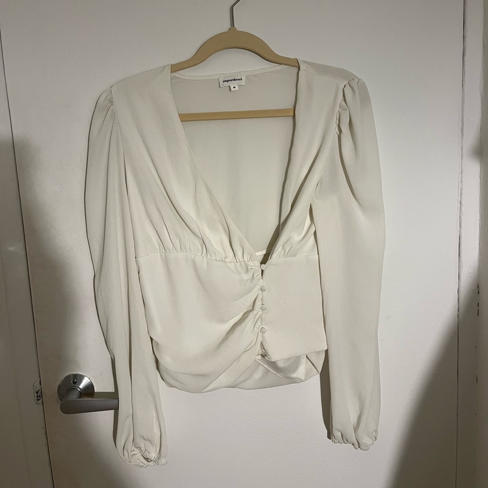 SUPERDOWN - WHITE LONG SLEEVED TOP